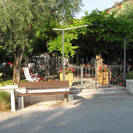 Giardino 3* Sirmione